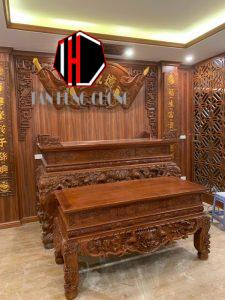 100+Mẫu phòng thờ ốp nhựa giả gỗ thẩm mỹ, trang nghiêm hiện nay 41 nhua op tuong phong tho 2