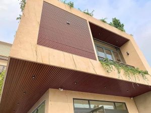30+Mẫu trần nhựa ban công giả gỗ, Trần composite ngoài trời 27 mau tran nhua ban cong 18