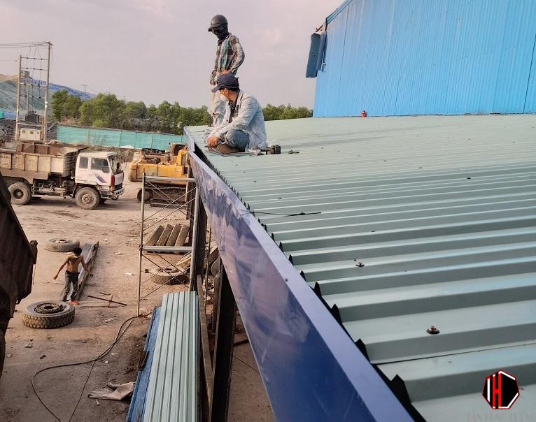 Thợ sửa chữa mái tôn dột | Thay mái tôn cũ Hỏng | Báo giá dịch vụ thi công chống dột mái tôn tại Hà Nội 7 thay mang xoi tai ha noi