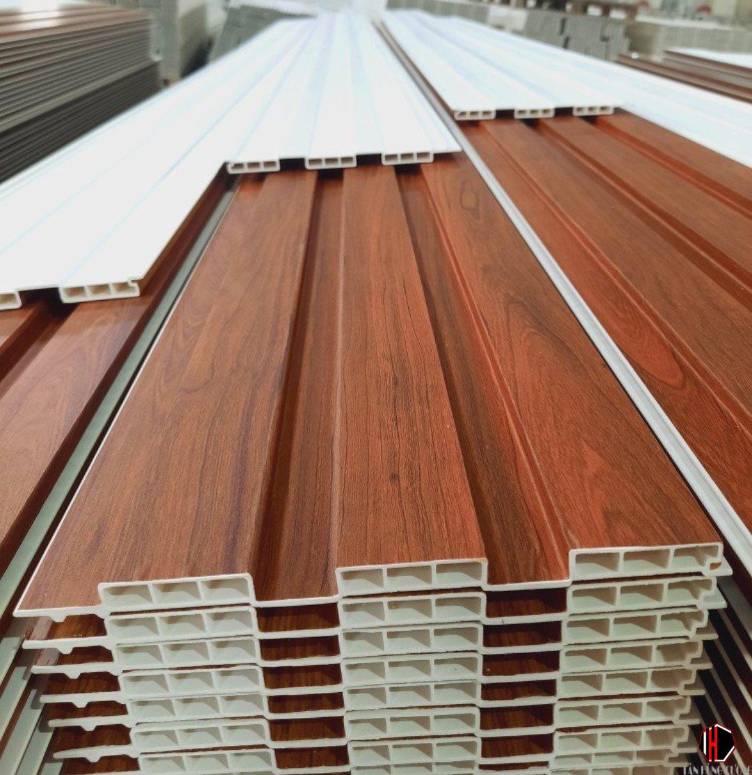 Đại lý Tấm ốp tường Nhựa PVC tại Hà Nam Giá Rẻ, Uy Tín nhất hiện nay 3 tam nhua pvc op tuong op tran tai ha nam 64e17fa145824