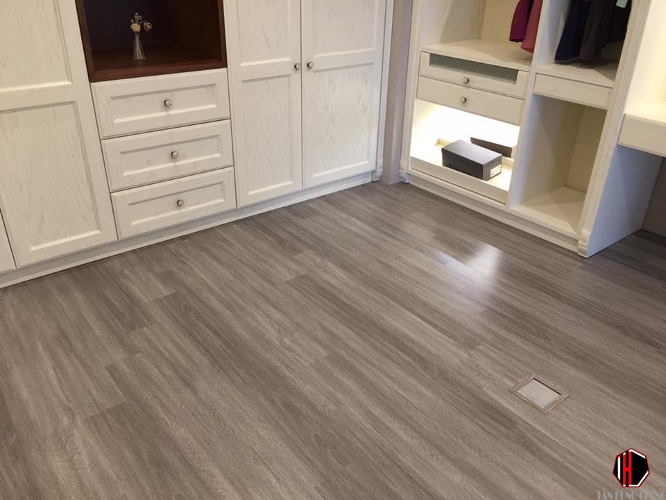 Thi công sàn nhựa tại Phú Thọ - Tìm hiểu, ưu điểm, quy trình và bảng giá Thi công sàn nhựa tại Phú Thọ - Tìm hiểu, ưu điểm, quy trình và bảng giá